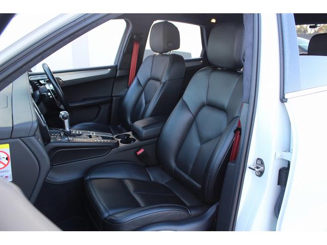 マカン マカン　ターボ　禁煙車　スポーツクロノＰＫＧ　ＢＯＳＥサウンド　純正ナビ　フルセグＴＶ　バックカメラ　電動リアゲート　レッドキャリパー　エアサスペンション　ＥＴＣ　パワーシート　サイドカメラ　純正１９ＡＷ　キーレス（46枚目）