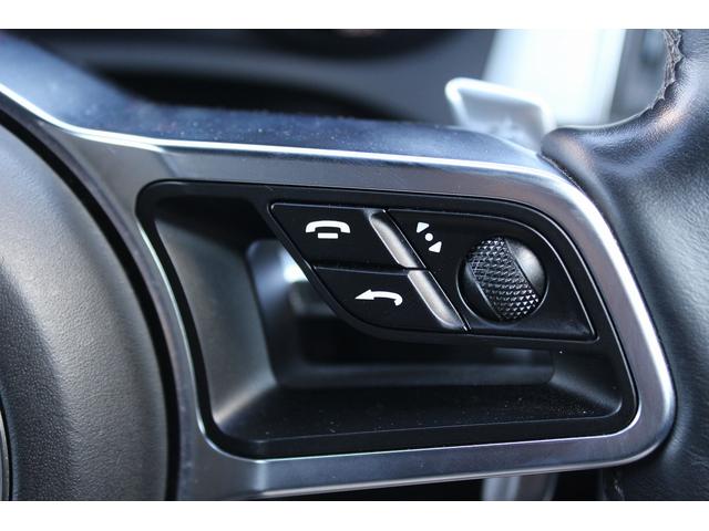 マカン マカン　ターボ　禁煙車　スポーツクロノＰＫＧ　ＢＯＳＥサウンド　純正ナビ　フルセグＴＶ　バックカメラ　電動リアゲート　レッドキャリパー　エアサスペンション　ＥＴＣ　パワーシート　サイドカメラ　純正１９ＡＷ　キーレス（48枚目）