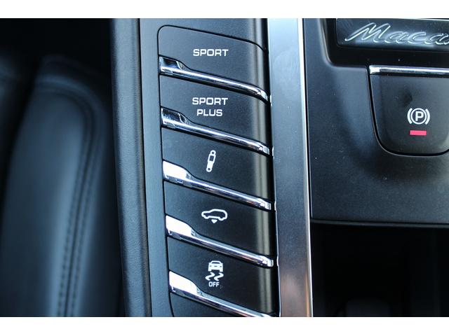 マカン マカン　ターボ　禁煙車　スポーツクロノＰＫＧ　ＢＯＳＥサウンド　純正ナビ　フルセグＴＶ　バックカメラ　電動リアゲート　レッドキャリパー　エアサスペンション　ＥＴＣ　パワーシート　サイドカメラ　純正１９ＡＷ　キーレス（56枚目）