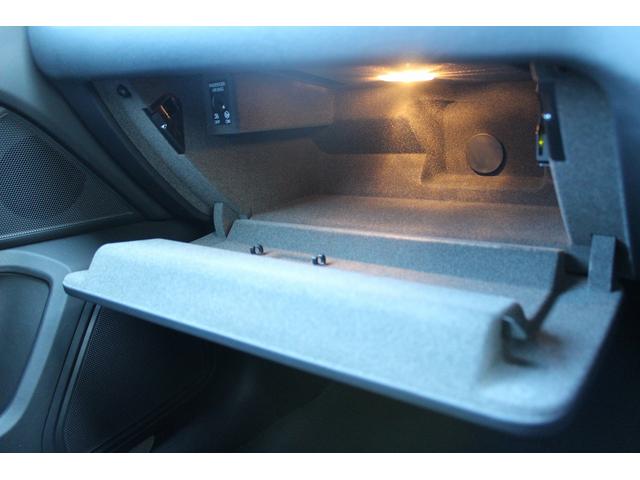 マカン マカン　ターボ　禁煙車　スポーツクロノＰＫＧ　ＢＯＳＥサウンド　純正ナビ　フルセグＴＶ　バックカメラ　電動リアゲート　レッドキャリパー　エアサスペンション　ＥＴＣ　パワーシート　サイドカメラ　純正１９ＡＷ　キーレス（64枚目）