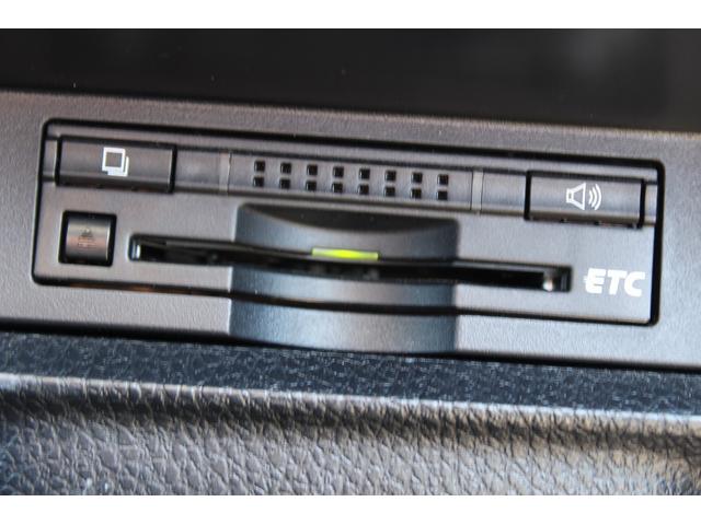 ノア Ｓｉ　禁煙車　ワンオーナー　モデリスタエアロ　純正ナビ　フルセグＴＶ　バックカメラ　片側電動スライドドア　ＬＥＤヘッドライト　Ｂｌｕｅｔｏｏｔｈ接続　オートライト　スマートキープッシュスタート　７人乗り（6枚目）