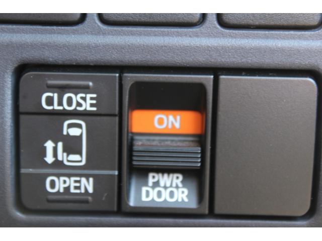 ノア Ｓｉ　禁煙車　ワンオーナー　モデリスタエアロ　純正ナビ　フルセグＴＶ　バックカメラ　片側電動スライドドア　ＬＥＤヘッドライト　Ｂｌｕｅｔｏｏｔｈ接続　オートライト　スマートキープッシュスタート　７人乗り（7枚目）