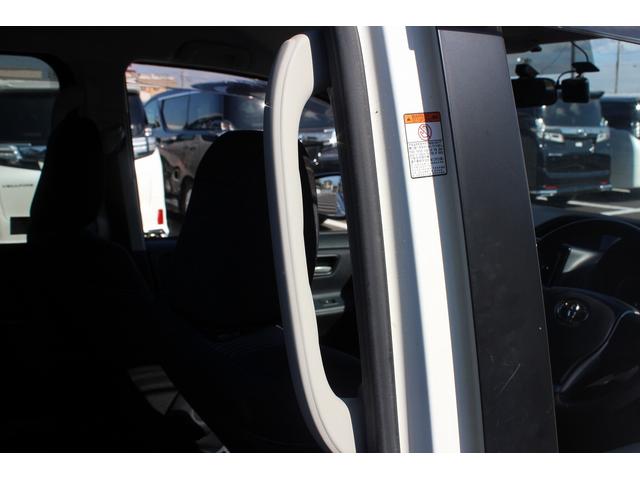 ノア Ｓｉ　禁煙車　ワンオーナー　モデリスタエアロ　純正ナビ　フルセグＴＶ　バックカメラ　片側電動スライドドア　ＬＥＤヘッドライト　Ｂｌｕｅｔｏｏｔｈ接続　オートライト　スマートキープッシュスタート　７人乗り（34枚目）