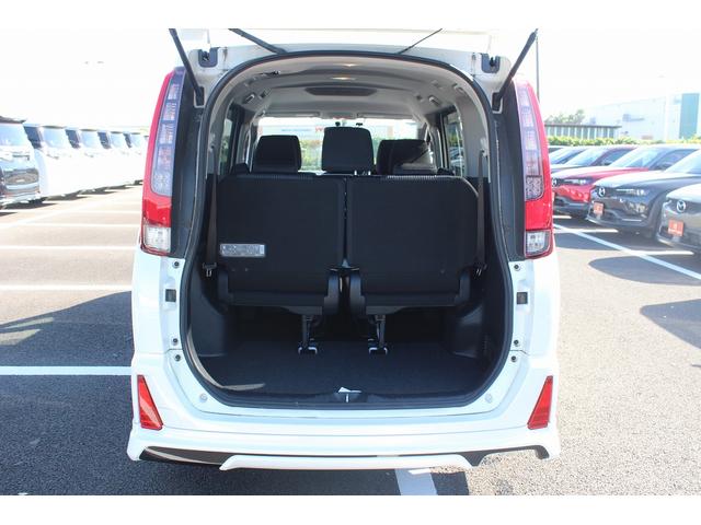 ノア Ｓｉ　禁煙車　ワンオーナー　モデリスタエアロ　純正ナビ　フルセグＴＶ　バックカメラ　片側電動スライドドア　ＬＥＤヘッドライト　Ｂｌｕｅｔｏｏｔｈ接続　オートライト　スマートキープッシュスタート　７人乗り（38枚目）