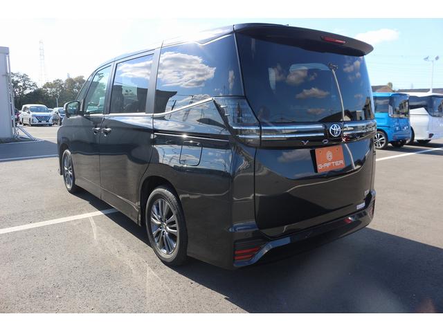 ヴォクシー ハイブリッドＳ－Ｇ　禁煙車　純正８型ナビ　バックカメラ　電動スライドドア　レーダークルーズ　ＬＥＤヘッドライト　ＥＴＣ２．０　純正１６ＡＷ　クリアランソナー　プッシュスタート　ＢＬＵＥＴＯＯＴＨ接続　電動格納ミラー（8枚目）