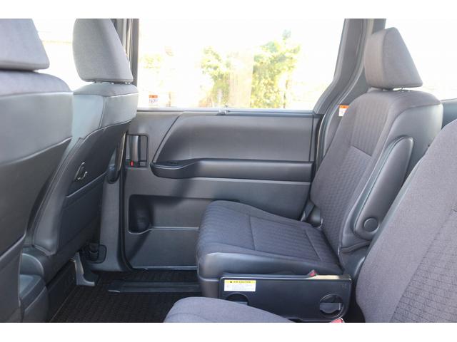 ヴォクシー ハイブリッドＳ－Ｇ　禁煙車　純正８型ナビ　バックカメラ　電動スライドドア　レーダークルーズ　ＬＥＤヘッドライト　ＥＴＣ２．０　純正１６ＡＷ　クリアランソナー　プッシュスタート　ＢＬＵＥＴＯＯＴＨ接続　電動格納ミラー（31枚目）