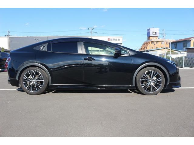 プリウス Ｇ　禁煙車　モデリスタエアロ　純正８型ナビ　フルセグＴＶ　全周囲カメラ　衝突軽減ブレーキ　レーダークルーズコンソール　ＬＥＤヘッドライト　ＥＴＣ２．０　デジタルインミラー　ブラインドスポットモニター（10枚目）