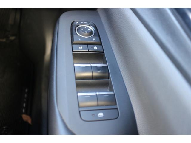 プリウス Ｇ　禁煙車　モデリスタエアロ　純正８型ナビ　フルセグＴＶ　全周囲カメラ　衝突軽減ブレーキ　レーダークルーズコンソール　ＬＥＤヘッドライト　ＥＴＣ２．０　デジタルインミラー　ブラインドスポットモニター（54枚目）