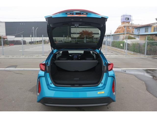 プリウスＰＨＶ Ｓナビパッケージ　禁煙車　ＯＰソーラーパネル　純正１１．６型ナビ　フルセグＴＶ　バックカメラ　衝突軽減ブレーキ　アダプティブクルーズコントロール　ＬＥＤヘッドライト　ＥＴＣ２．０　シートヒーター　スマートキー（26枚目）