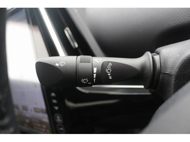 プリウスＰＨＶ Ｓナビパッケージ　禁煙車　ＯＰソーラーパネル　純正１１．６型ナビ　フルセグＴＶ　バックカメラ　衝突軽減ブレーキ　アダプティブクルーズコントロール　ＬＥＤヘッドライト　ＥＴＣ２．０　シートヒーター　スマートキー（40枚目）