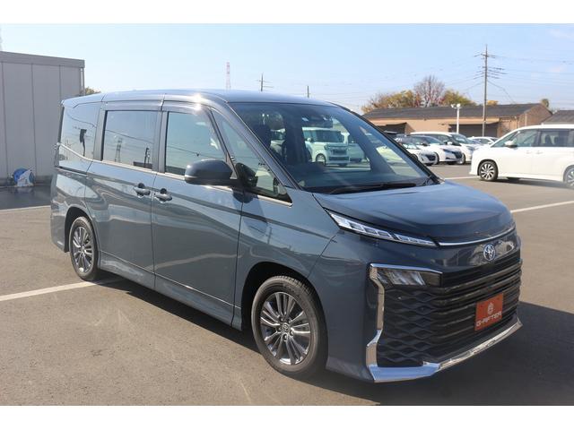 ヴォクシー ハイブリッドＳ－Ｇ　禁煙車　純正ナビ　バックカメラ　両側電動　フルセグＴＶ　レーダークルーズ　衝突軽減ブレーキ　ＬＥＤヘッドライト　シートヒーター　ＥＴＣ２．０　電動格納ドアミラー　ダブルエアコン　レーンアシスト（9枚目）
