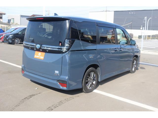 ヴォクシー ハイブリッドＳ－Ｇ　禁煙車　純正ナビ　バックカメラ　両側電動　フルセグＴＶ　レーダークルーズ　衝突軽減ブレーキ　ＬＥＤヘッドライト　シートヒーター　ＥＴＣ２．０　電動格納ドアミラー　ダブルエアコン　レーンアシスト（11枚目）