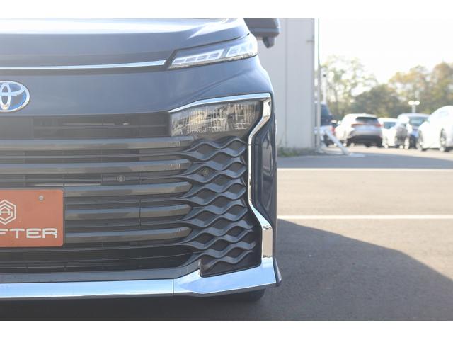 ヴォクシー ハイブリッドＳ－Ｇ　禁煙車　純正ナビ　バックカメラ　両側電動　フルセグＴＶ　レーダークルーズ　衝突軽減ブレーキ　ＬＥＤヘッドライト　シートヒーター　ＥＴＣ２．０　電動格納ドアミラー　ダブルエアコン　レーンアシスト（18枚目）