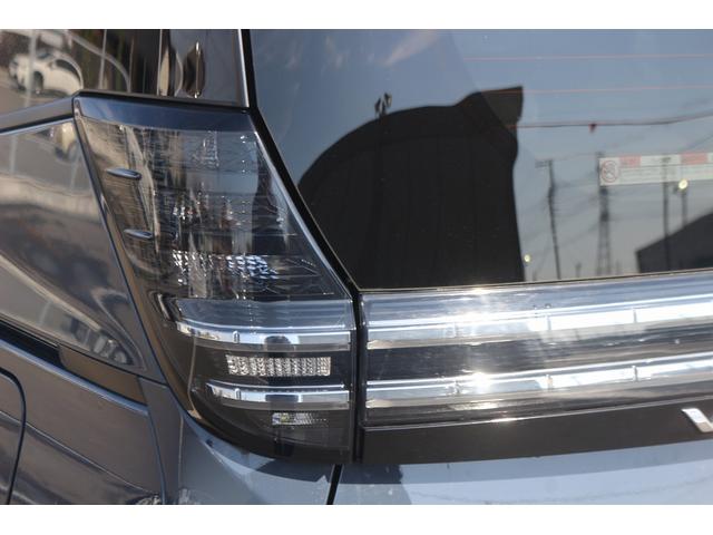 ヴォクシー ハイブリッドＳ－Ｇ　禁煙車　純正ナビ　バックカメラ　両側電動　フルセグＴＶ　レーダークルーズ　衝突軽減ブレーキ　ＬＥＤヘッドライト　シートヒーター　ＥＴＣ２．０　電動格納ドアミラー　ダブルエアコン　レーンアシスト（20枚目）