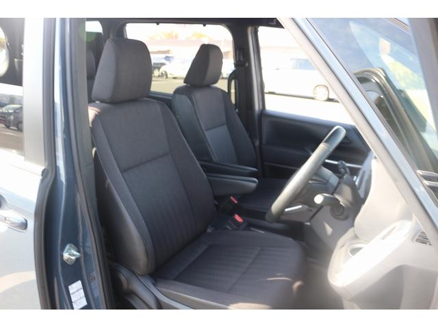 ヴォクシー ハイブリッドＳ－Ｇ　禁煙車　純正ナビ　バックカメラ　両側電動　フルセグＴＶ　レーダークルーズ　衝突軽減ブレーキ　ＬＥＤヘッドライト　シートヒーター　ＥＴＣ２．０　電動格納ドアミラー　ダブルエアコン　レーンアシスト（41枚目）