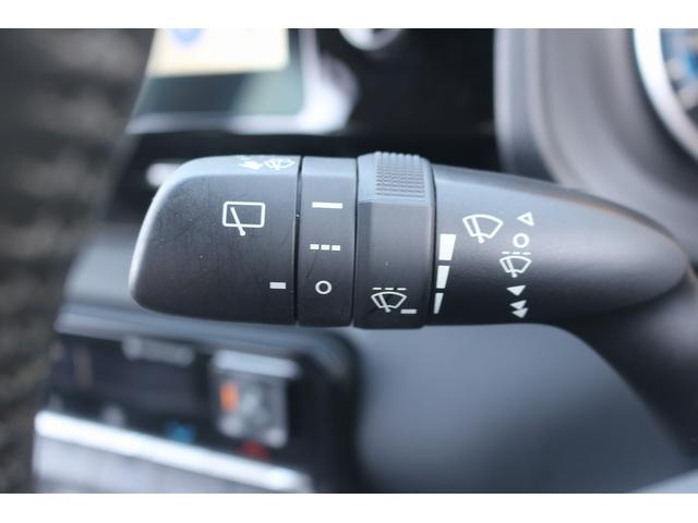 ヴォクシー ハイブリッドＳ－Ｇ　禁煙車　純正ナビ　バックカメラ　両側電動　フルセグＴＶ　レーダークルーズ　衝突軽減ブレーキ　ＬＥＤヘッドライト　シートヒーター　ＥＴＣ２．０　電動格納ドアミラー　ダブルエアコン　レーンアシスト（52枚目）