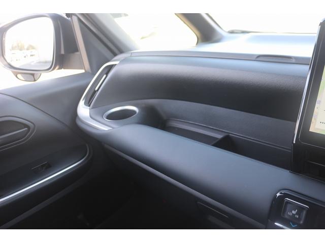 ヴォクシー ハイブリッドＳ－Ｇ　禁煙車　純正ナビ　バックカメラ　両側電動　フルセグＴＶ　レーダークルーズ　衝突軽減ブレーキ　ＬＥＤヘッドライト　シートヒーター　ＥＴＣ２．０　電動格納ドアミラー　ダブルエアコン　レーンアシスト（63枚目）