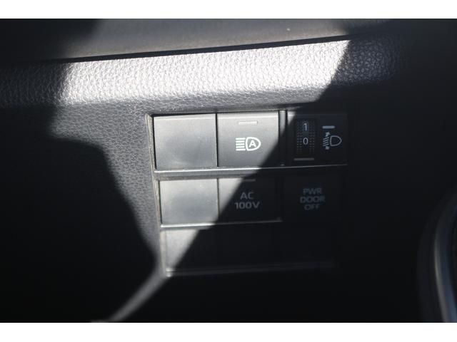 ヴォクシー ハイブリッドＳ－Ｇ　禁煙車　純正ナビ　バックカメラ　両側電動　フルセグＴＶ　レーダークルーズ　衝突軽減ブレーキ　ＬＥＤヘッドライト　シートヒーター　ＥＴＣ２．０　電動格納ドアミラー　ダブルエアコン　レーンアシスト（67枚目）