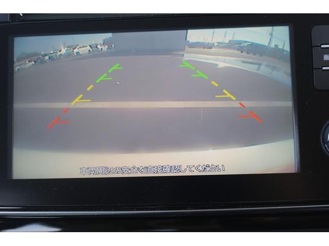 リーフ Ｘ　１０万台記念車　禁煙車　プロパイロット　純正ナビ　フルセグＴＶ　バックカメラ　衝突軽減　ＬＥＤヘッドライト　ＥＴＣ　シートヒ－タ－　　ブラインドスポットモニタ－　スマ－トキ－　純正１６ＡＷ　電動格納ミラ－（3枚目）