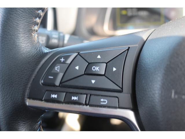 リーフ Ｘ　１０万台記念車　禁煙車　プロパイロット　純正ナビ　フルセグＴＶ　バックカメラ　衝突軽減　ＬＥＤヘッドライト　ＥＴＣ　シートヒ－タ－　　ブラインドスポットモニタ－　スマ－トキ－　純正１６ＡＷ　電動格納ミラ－（4枚目）