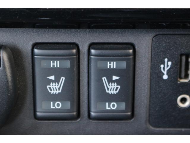 リーフ Ｘ　１０万台記念車　禁煙車　プロパイロット　純正ナビ　フルセグＴＶ　バックカメラ　衝突軽減　ＬＥＤヘッドライト　ＥＴＣ　シートヒ－タ－　　ブラインドスポットモニタ－　スマ－トキ－　純正１６ＡＷ　電動格納ミラ－（5枚目）