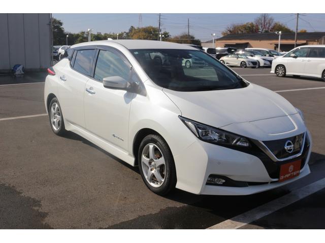 リーフ Ｘ　１０万台記念車　禁煙車　プロパイロット　純正ナビ　フルセグＴＶ　バックカメラ　衝突軽減　ＬＥＤヘッドライト　ＥＴＣ　シートヒ－タ－　　ブラインドスポットモニタ－　スマ－トキ－　純正１６ＡＷ　電動格納ミラ－（9枚目）