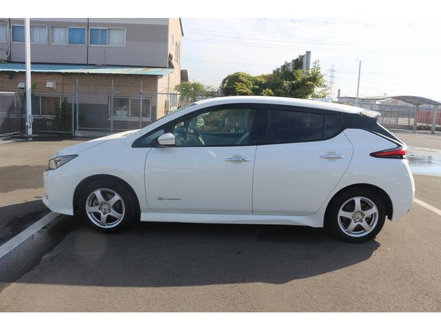 リーフ Ｘ　１０万台記念車　禁煙車　プロパイロット　純正ナビ　フルセグＴＶ　バックカメラ　衝突軽減　ＬＥＤヘッドライト　ＥＴＣ　シートヒ－タ－　　ブラインドスポットモニタ－　スマ－トキ－　純正１６ＡＷ　電動格納ミラ－（14枚目）