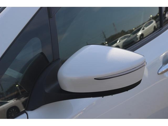 リーフ Ｘ　１０万台記念車　禁煙車　プロパイロット　純正ナビ　フルセグＴＶ　バックカメラ　衝突軽減　ＬＥＤヘッドライト　ＥＴＣ　シートヒ－タ－　　ブラインドスポットモニタ－　スマ－トキ－　純正１６ＡＷ　電動格納ミラ－（23枚目）