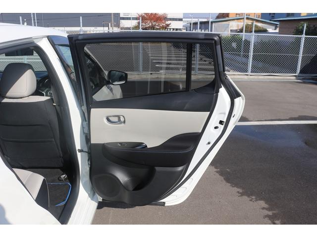 リーフ Ｘ　１０万台記念車　禁煙車　プロパイロット　純正ナビ　フルセグＴＶ　バックカメラ　衝突軽減　ＬＥＤヘッドライト　ＥＴＣ　シートヒ－タ－　　ブラインドスポットモニタ－　スマ－トキ－　純正１６ＡＷ　電動格納ミラ－（32枚目）