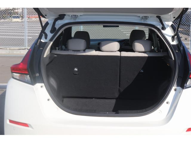 リーフ Ｘ　１０万台記念車　禁煙車　プロパイロット　純正ナビ　フルセグＴＶ　バックカメラ　衝突軽減　ＬＥＤヘッドライト　ＥＴＣ　シートヒ－タ－　　ブラインドスポットモニタ－　スマ－トキ－　純正１６ＡＷ　電動格納ミラ－（34枚目）