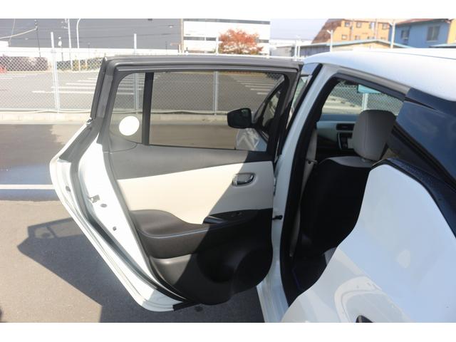 リーフ Ｘ　１０万台記念車　禁煙車　プロパイロット　純正ナビ　フルセグＴＶ　バックカメラ　衝突軽減　ＬＥＤヘッドライト　ＥＴＣ　シートヒ－タ－　　ブラインドスポットモニタ－　スマ－トキ－　純正１６ＡＷ　電動格納ミラ－（36枚目）