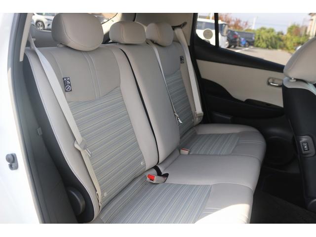 リーフ Ｘ　１０万台記念車　禁煙車　プロパイロット　純正ナビ　フルセグＴＶ　バックカメラ　衝突軽減　ＬＥＤヘッドライト　ＥＴＣ　シートヒ－タ－　　ブラインドスポットモニタ－　スマ－トキ－　純正１６ＡＷ　電動格納ミラ－（40枚目）