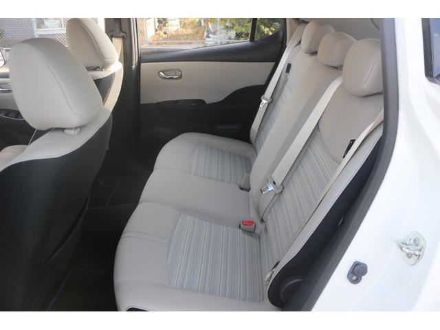 リーフ Ｘ　１０万台記念車　禁煙車　プロパイロット　純正ナビ　フルセグＴＶ　バックカメラ　衝突軽減　ＬＥＤヘッドライト　ＥＴＣ　シートヒ－タ－　　ブラインドスポットモニタ－　スマ－トキ－　純正１６ＡＷ　電動格納ミラ－（41枚目）