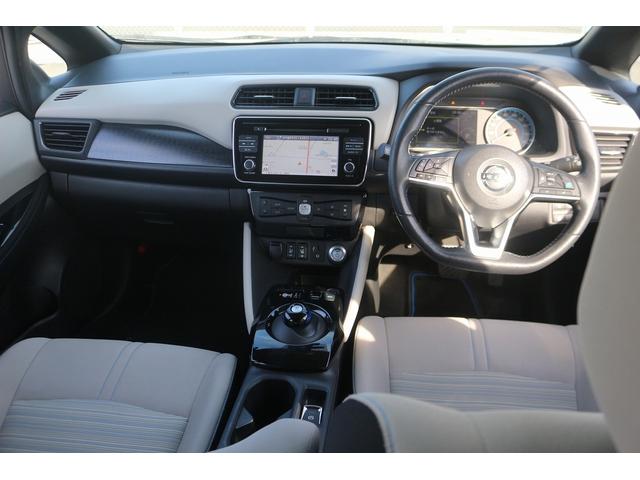 リーフ Ｘ　１０万台記念車　禁煙車　プロパイロット　純正ナビ　フルセグＴＶ　バックカメラ　衝突軽減　ＬＥＤヘッドライト　ＥＴＣ　シートヒ－タ－　　ブラインドスポットモニタ－　スマ－トキ－　純正１６ＡＷ　電動格納ミラ－（45枚目）