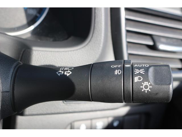 リーフ Ｘ　１０万台記念車　禁煙車　プロパイロット　純正ナビ　フルセグＴＶ　バックカメラ　衝突軽減　ＬＥＤヘッドライト　ＥＴＣ　シートヒ－タ－　　ブラインドスポットモニタ－　スマ－トキ－　純正１６ＡＷ　電動格納ミラ－（48枚目）