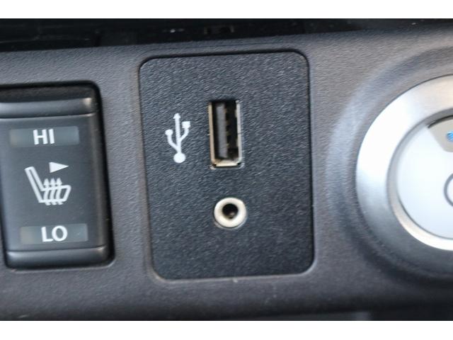 リーフ Ｘ　１０万台記念車　禁煙車　プロパイロット　純正ナビ　フルセグＴＶ　バックカメラ　衝突軽減　ＬＥＤヘッドライト　ＥＴＣ　シートヒ－タ－　　ブラインドスポットモニタ－　スマ－トキ－　純正１６ＡＷ　電動格納ミラ－（55枚目）