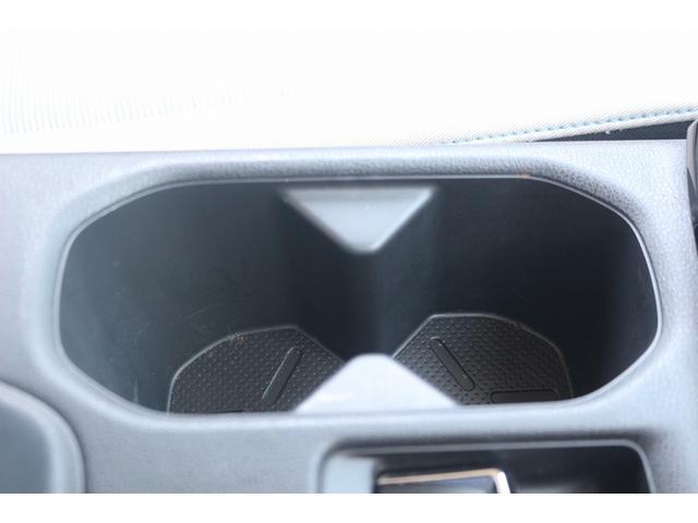 リーフ Ｘ　１０万台記念車　禁煙車　プロパイロット　純正ナビ　フルセグＴＶ　バックカメラ　衝突軽減　ＬＥＤヘッドライト　ＥＴＣ　シートヒ－タ－　　ブラインドスポットモニタ－　スマ－トキ－　純正１６ＡＷ　電動格納ミラ－（60枚目）