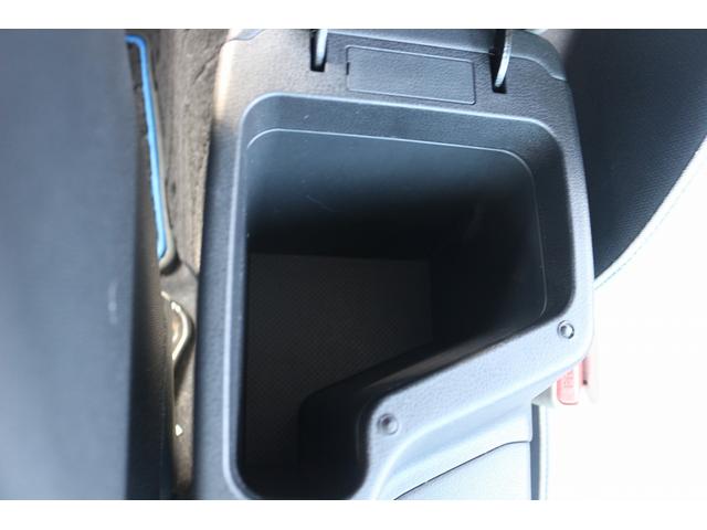 リーフ Ｘ　１０万台記念車　禁煙車　プロパイロット　純正ナビ　フルセグＴＶ　バックカメラ　衝突軽減　ＬＥＤヘッドライト　ＥＴＣ　シートヒ－タ－　　ブラインドスポットモニタ－　スマ－トキ－　純正１６ＡＷ　電動格納ミラ－（62枚目）