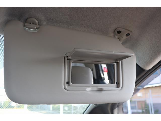 リーフ Ｘ　１０万台記念車　禁煙車　プロパイロット　純正ナビ　フルセグＴＶ　バックカメラ　衝突軽減　ＬＥＤヘッドライト　ＥＴＣ　シートヒ－タ－　　ブラインドスポットモニタ－　スマ－トキ－　純正１６ＡＷ　電動格納ミラ－（64枚目）