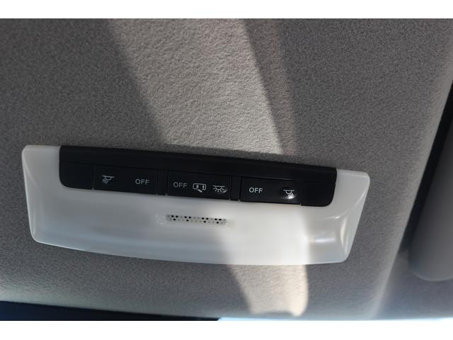 リーフ Ｘ　１０万台記念車　禁煙車　プロパイロット　純正ナビ　フルセグＴＶ　バックカメラ　衝突軽減　ＬＥＤヘッドライト　ＥＴＣ　シートヒ－タ－　　ブラインドスポットモニタ－　スマ－トキ－　純正１６ＡＷ　電動格納ミラ－（65枚目）