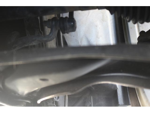 リーフ Ｘ　１０万台記念車　禁煙車　プロパイロット　純正ナビ　フルセグＴＶ　バックカメラ　衝突軽減　ＬＥＤヘッドライト　ＥＴＣ　シートヒ－タ－　　ブラインドスポットモニタ－　スマ－トキ－　純正１６ＡＷ　電動格納ミラ－（70枚目）