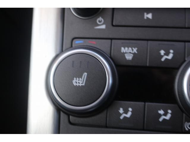 レンジローバーイヴォーク ＨＳＥ　禁煙車　ガラスルーフ　純正ナビ　フルセグＴＶ　バックカメラ　本革シート　メソディアンサウンドシステム　クルーズコントロール　温冷シート　パワーシート　電動Ｒゲート　衝突軽減ブレーキ　Ｂｌｕｅｔｏｏｔｈ（6枚目）