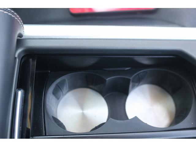 レンジローバーイヴォーク ＨＳＥ　禁煙車　ガラスルーフ　純正ナビ　フルセグＴＶ　バックカメラ　本革シート　メソディアンサウンドシステム　クルーズコントロール　温冷シート　パワーシート　電動Ｒゲート　衝突軽減ブレーキ　Ｂｌｕｅｔｏｏｔｈ（63枚目）