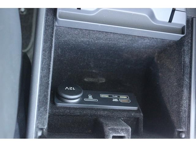 レンジローバーイヴォーク ＨＳＥ　禁煙車　ガラスルーフ　純正ナビ　フルセグＴＶ　バックカメラ　本革シート　メソディアンサウンドシステム　クルーズコントロール　温冷シート　パワーシート　電動Ｒゲート　衝突軽減ブレーキ　Ｂｌｕｅｔｏｏｔｈ（65枚目）