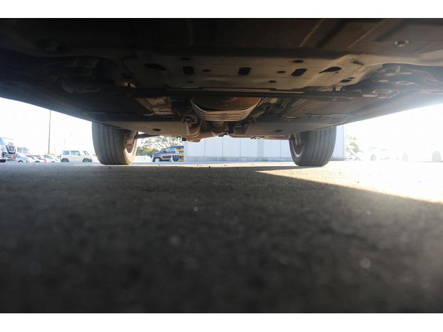 レンジローバーイヴォーク ＨＳＥ　禁煙車　ガラスルーフ　純正ナビ　フルセグＴＶ　バックカメラ　本革シート　メソディアンサウンドシステム　クルーズコントロール　温冷シート　パワーシート　電動Ｒゲート　衝突軽減ブレーキ　Ｂｌｕｅｔｏｏｔｈ（74枚目）