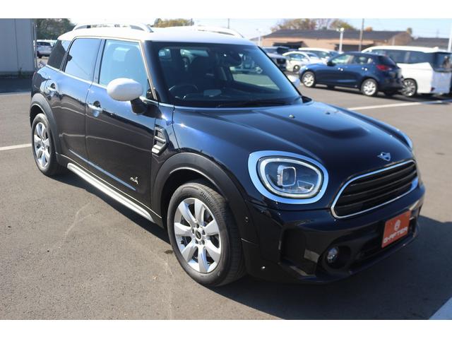 ＭＩＮＩ クーパーＤ　クロスオーバー　オール４　禁煙車　ワンオーナー　フロントシートヒーター　４ＷＤ　コンフォートアクセス　メーカーナビ　バックカメラ　レーダークルーズ　ＥＴＣ　ＬＥＤヘッドライト　クリアランスソナー　電動Ｒゲート　プッシュスタート（8枚目）