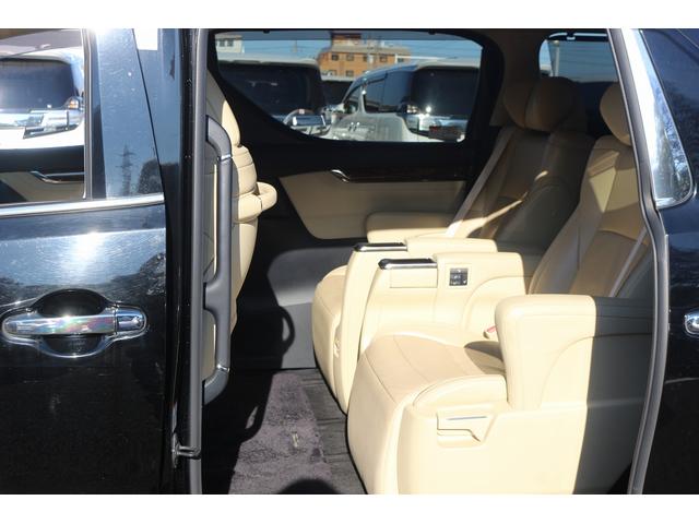 ヴェルファイアハイブリッド Ｖ　Ｌエディション　禁煙車　三眼ＬＥＤヘッドライト　ベージュ革シート　純正１０型ナビ　フルセグＴＶ　バックカメラ　両側電動スライドドア　温冷シート　パワーシート　レーダークルーズ　ＥＴＣ　クリアランスソナー　純正１７ＡＷ（35枚目）