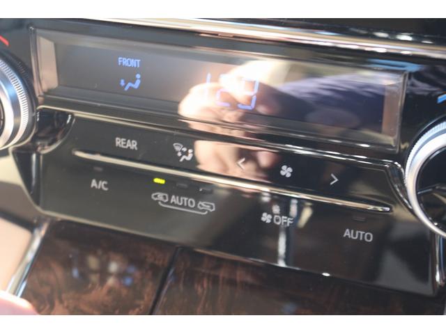 ヴェルファイアハイブリッド Ｖ　Ｌエディション　禁煙車　三眼ＬＥＤヘッドライト　ベージュ革シート　純正１０型ナビ　フルセグＴＶ　バックカメラ　両側電動スライドドア　温冷シート　パワーシート　レーダークルーズ　ＥＴＣ　クリアランスソナー　純正１７ＡＷ（42枚目）