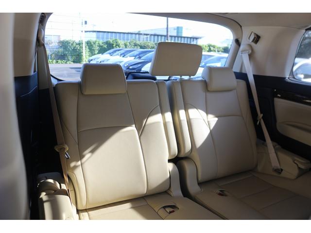 ヴェルファイアハイブリッド Ｖ　Ｌエディション　禁煙車　三眼ＬＥＤヘッドライト　ベージュ革シート　純正１０型ナビ　フルセグＴＶ　バックカメラ　両側電動スライドドア　温冷シート　パワーシート　レーダークルーズ　ＥＴＣ　クリアランスソナー　純正１７ＡＷ（68枚目）