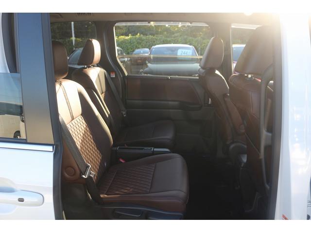 ノア ハイブリッドＺ　禁煙車　１オーナー　ＯＰ茶内装　メーカー８型ナビ　フルセグＴＶ　バックカメラ　両側電動スライドドア　アダプティブクルーズコントロール　ＬＥＤヘッドライト　シートヒーター　ＥＴＣ２．０　ＨＵＤ（39枚目）